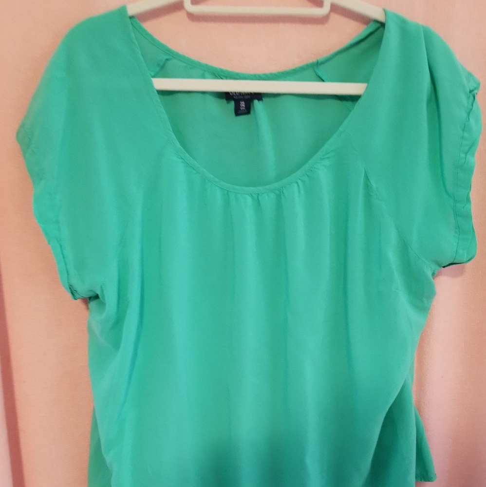 Extra light sleeveless silk like material top